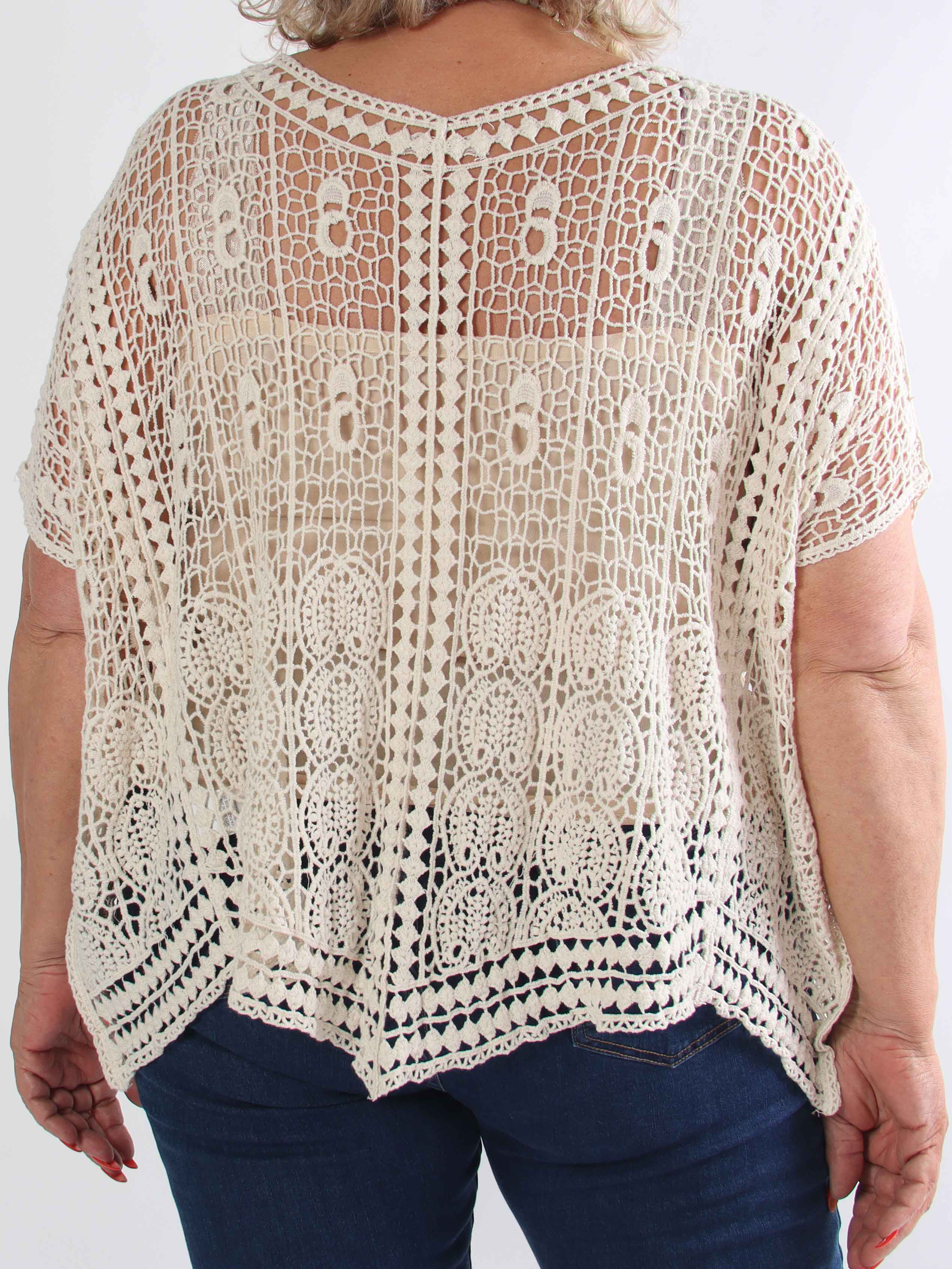 Aarohi - Let hæklet plus size tunika med et elegant hulmønster